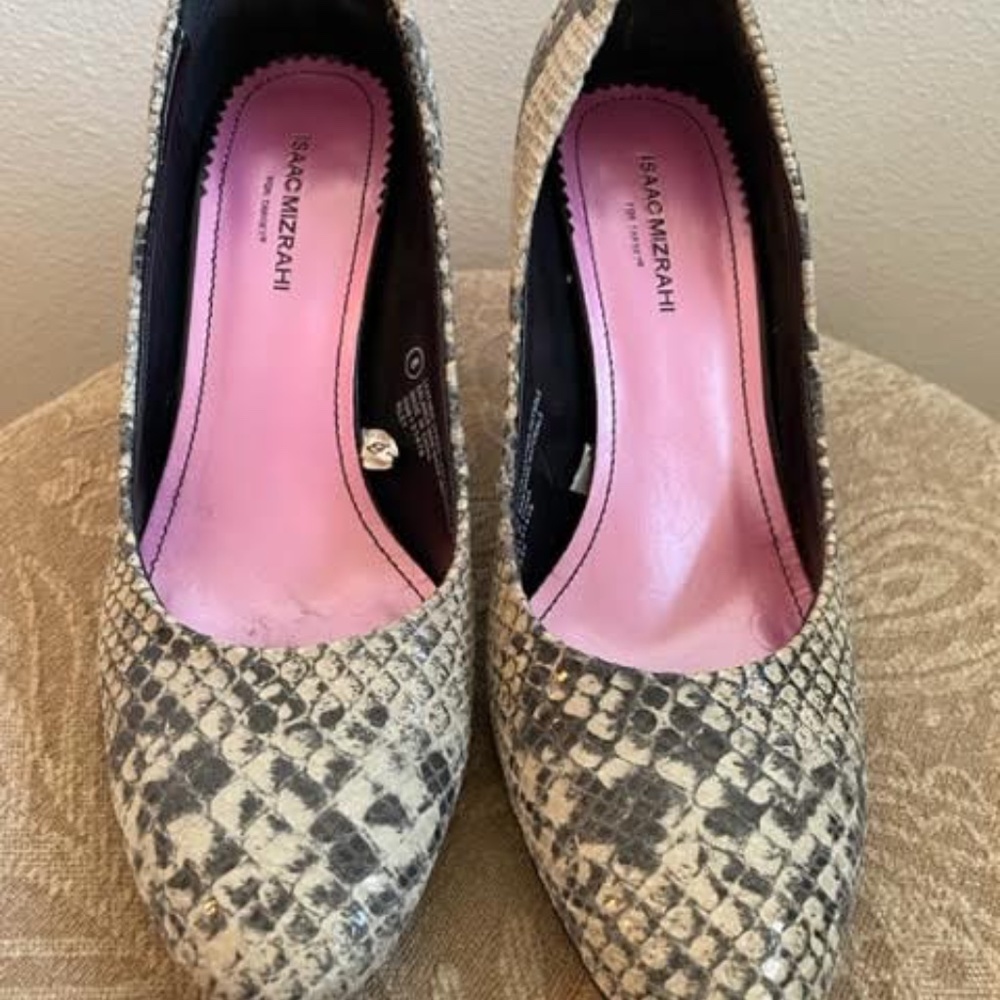 Isaac Mizrahi snakeskin pumps size 8